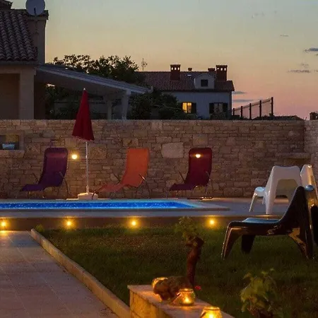 Mit Privatem Pool, Strand 300m Villa Valbandon
