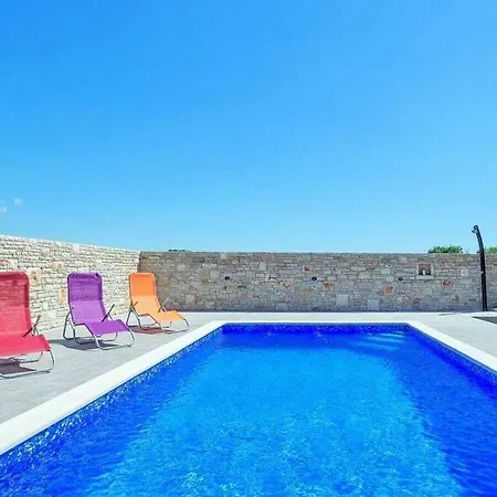 Mit Privatem Pool, Strand 300m * Valbandon
