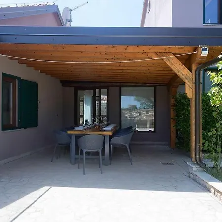 Villa Mit Privatem Pool, Strand 300m Valbandon