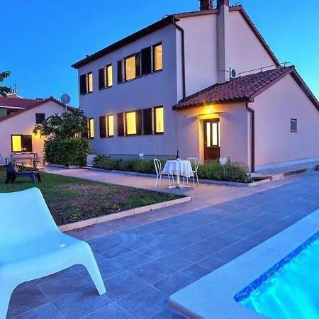 Villa Mit Privatem Pool, Strand 300m Valbandon